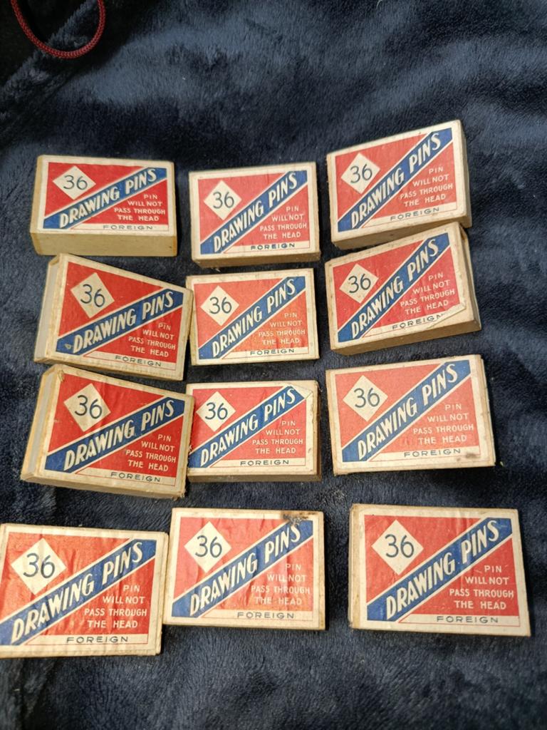 Vintage Punaises - Diverse Doosjes - omstreeks ww2, Ophalen of Verzenden, Gebruikt