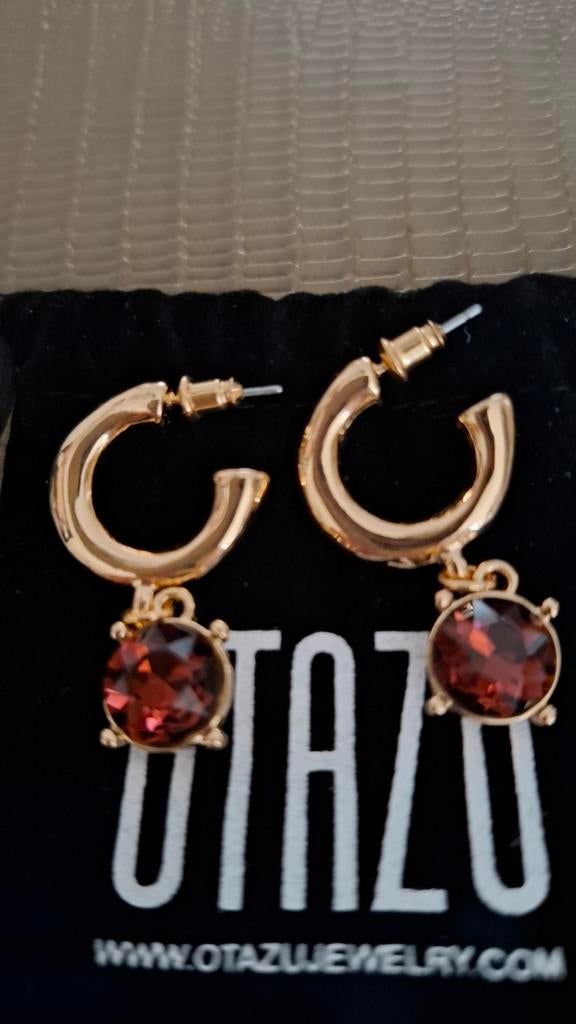 Nieuwe Otazu oorbellen, Sieraden, Tassen en Uiterlijk, Ophalen of Verzenden, Nieuw, Overige materialen