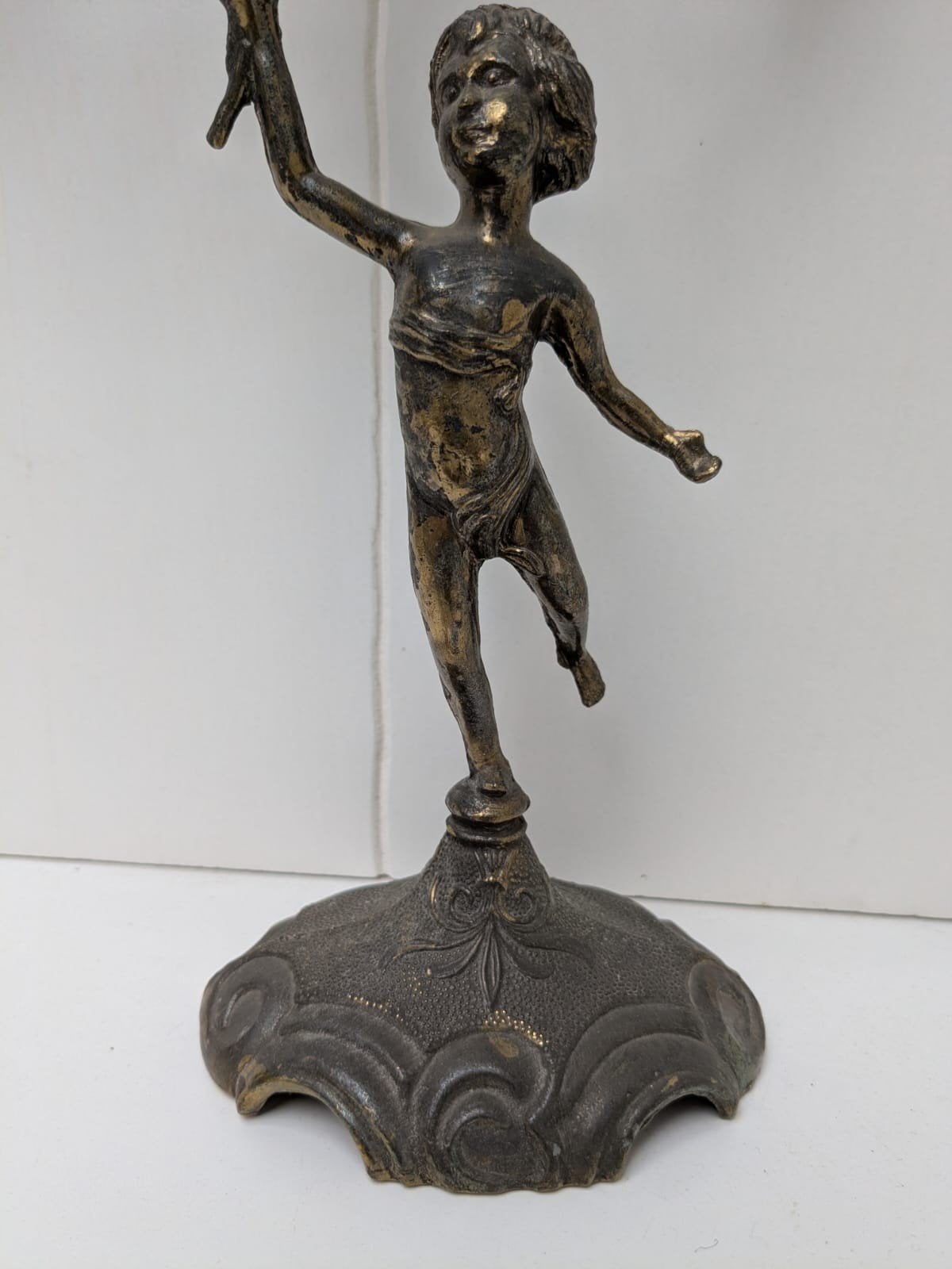 Antieke bronzen kandelaar met cherubijn, Ophalen, Koper of Brons