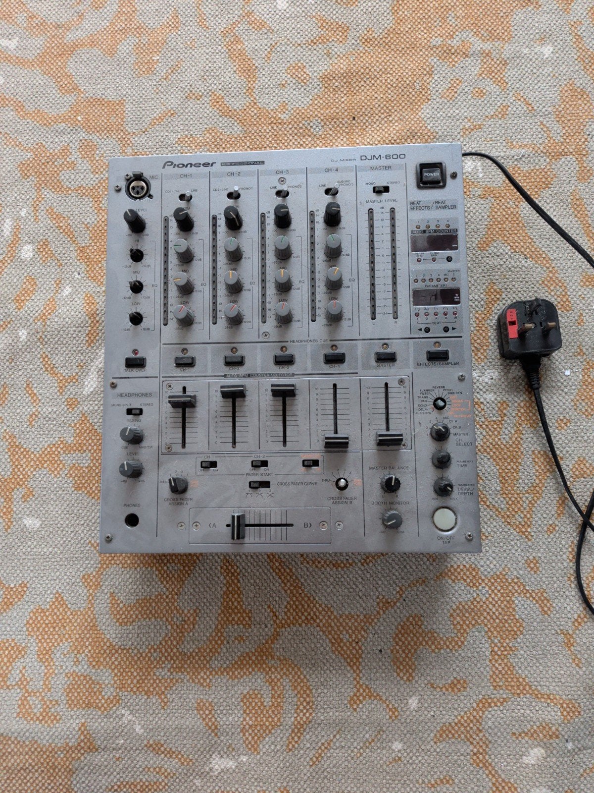 Pioneer DJM-600 DJ Mixer - Voor onderdelen of restauratie, Muziek en Instrumenten, Dj-sets en Draaitafels, Ophalen, Gebruikt, Pioneer