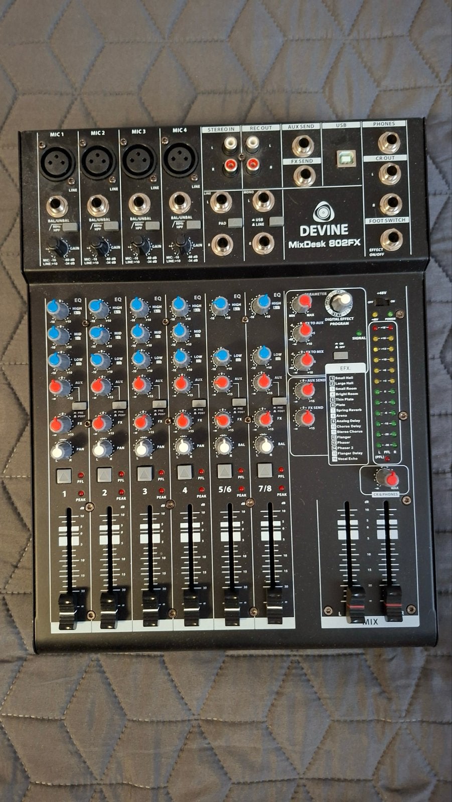 Devine MixDesk 802FX 8-kanaals mixer, Muziek en Instrumenten, Ophalen, Zo goed als nieuw, 5 tot 10 kanalen, Microfooningang
