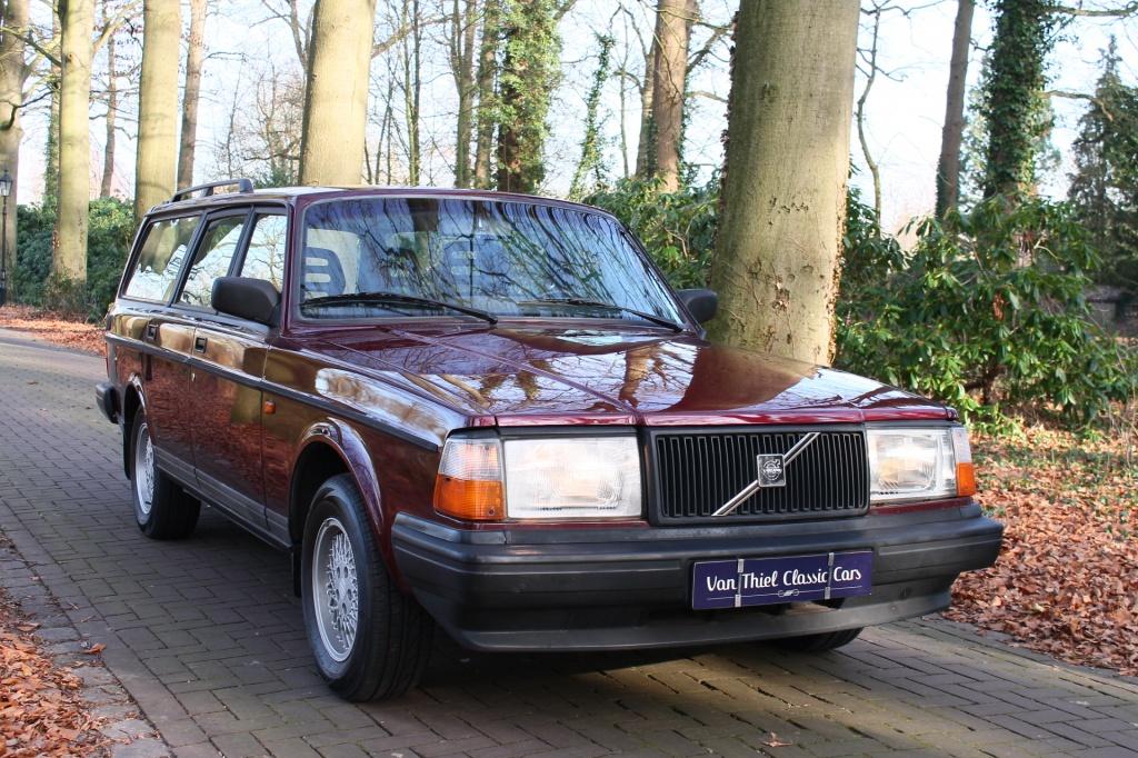 Volvo 240 2.0i Polar (bj 1992), Auto's, Origineel Nederlands, Volvo, Rood, Stationwagon