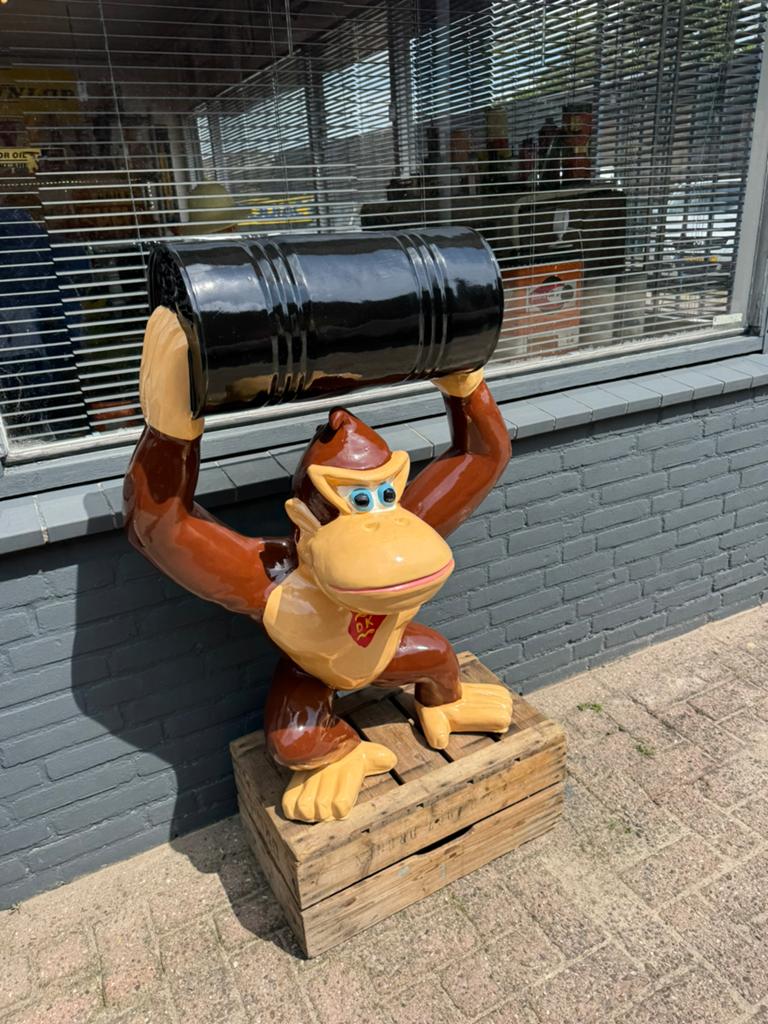 Donkey Kong Beeld met Ton - Groot Formaat 50-100 cm, Ophalen, Zo goed als nieuw, Dier