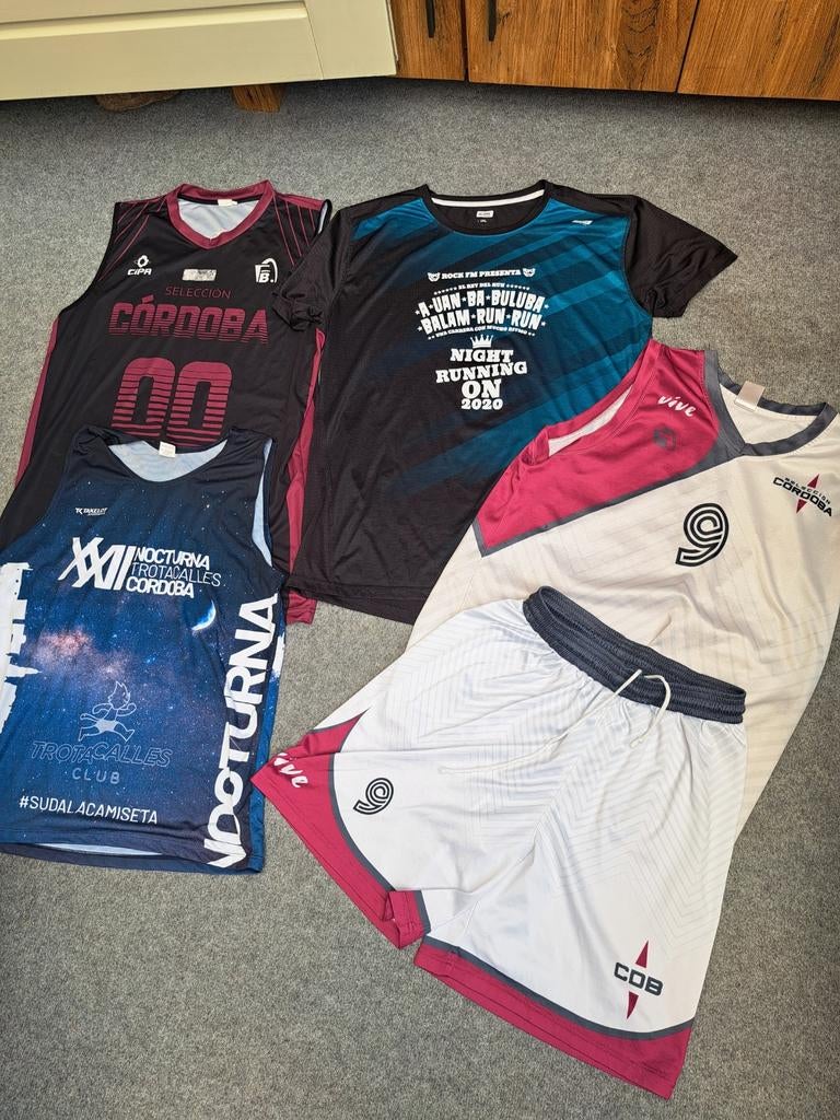 Diverse hardloopkleding - T-shirts en shorts, Overige merken, Gebruikt, Ophalen of Verzenden, Kleding