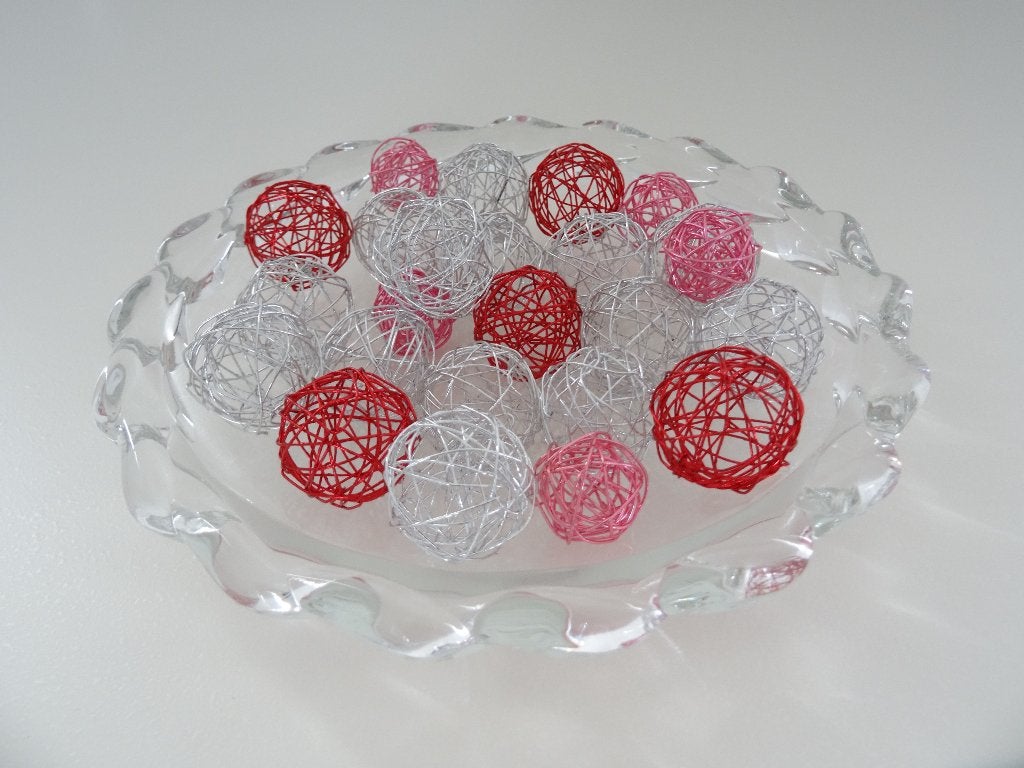 Walther Glas schaal + draadballetjes zilver, rood, roze (nw), Overige materialen, Schaal, Rond, Nieuw