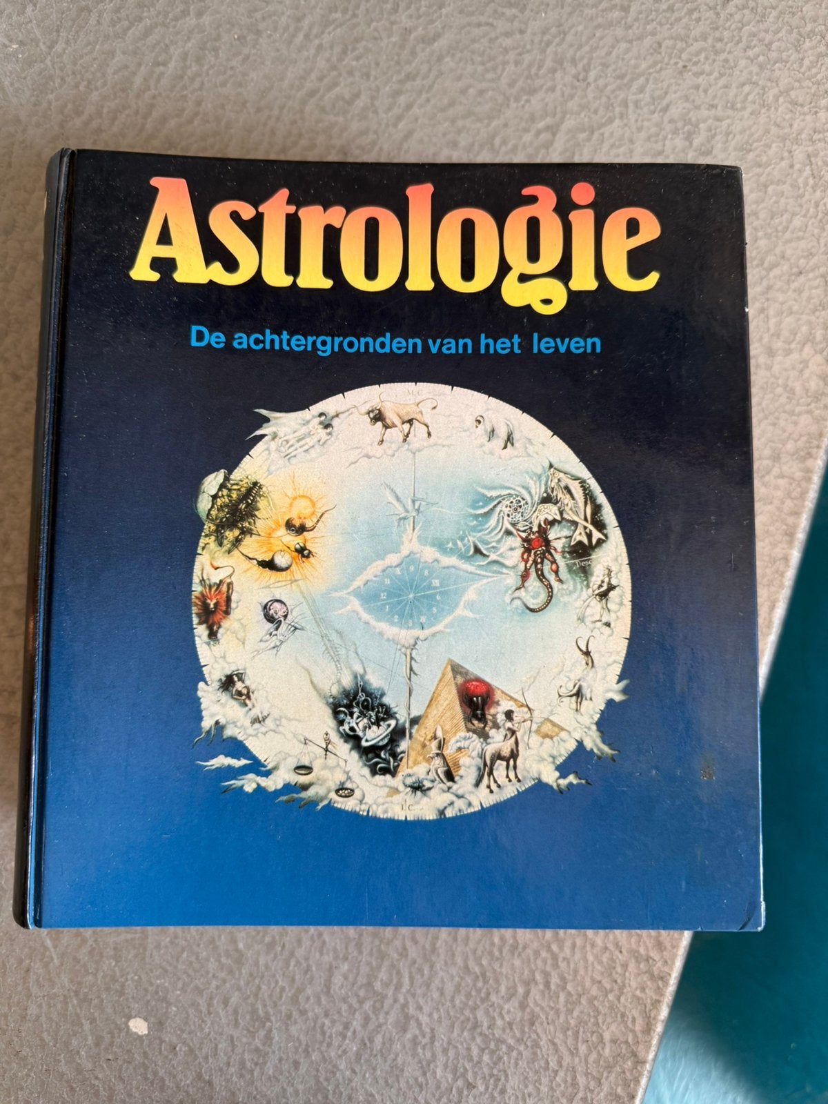 Astrologie 1986, Boeken, Ophalen of Verzenden, Gelezen, Astrologie, Instructieboek