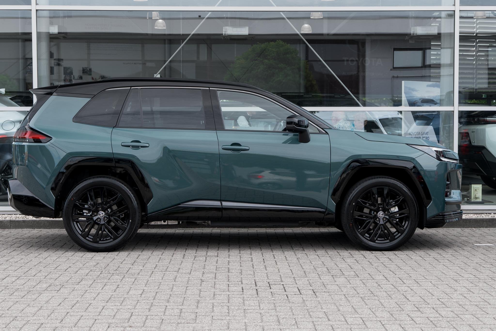 Toyota RAV4 2.5 Plug-in Hybrid AWD 300 First Edition Nieuw t, Auto's, Toyota, Automaat, 309 pk, Gebruikt, Euro 6
