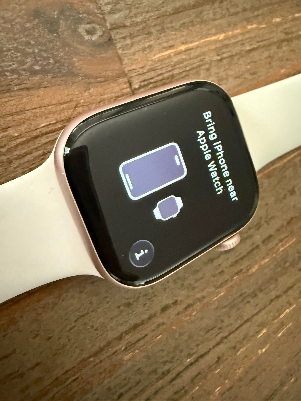 Apple Watch Series 10 rose gold (42mm) - Zo goed als nieuw, Afstand, Wit, IOS, Ophalen of Verzenden