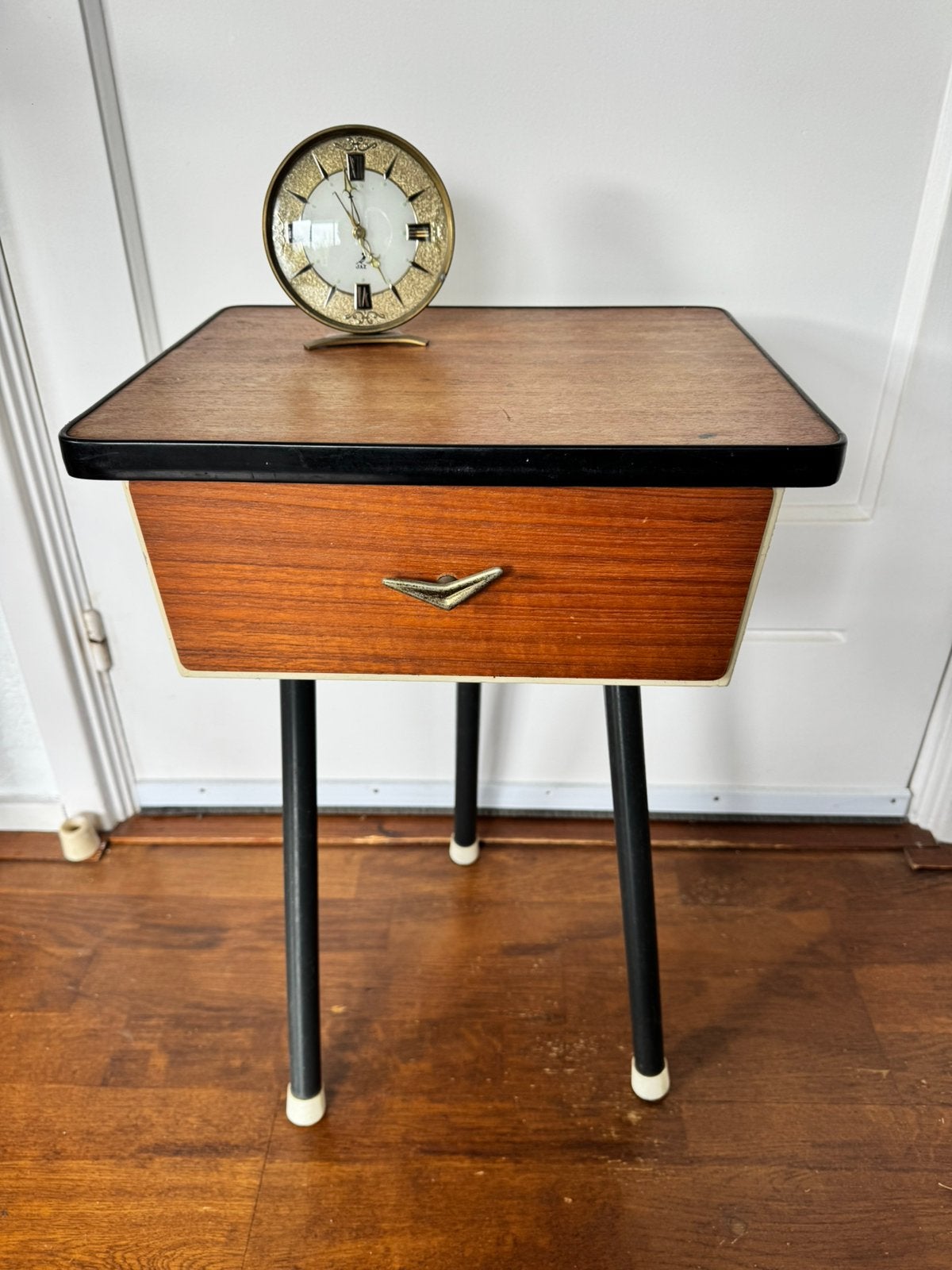 Leuk vintage kastje bijzettafeltje slaapkamerkastje met lade, Ophalen of Verzenden