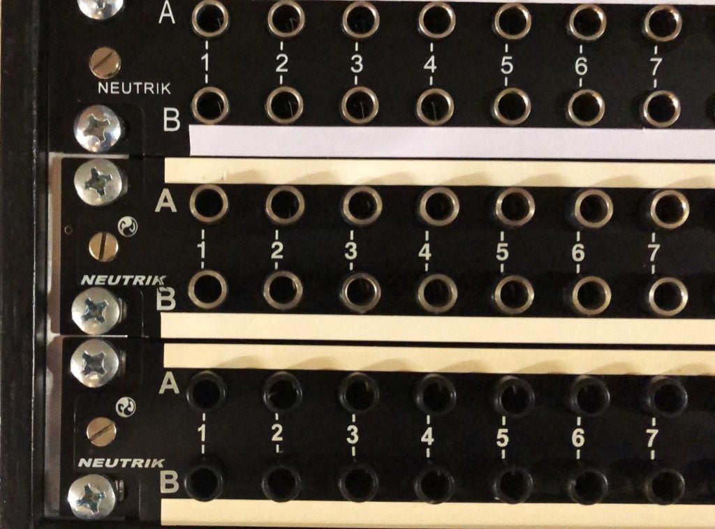 Neutrik NYS SPP Lx2 +NYS SPP L1x1 in case=3 totaal,patchbay, Muziek en Instrumenten, Effecten, Ophalen of Verzenden, Zo goed als nieuw