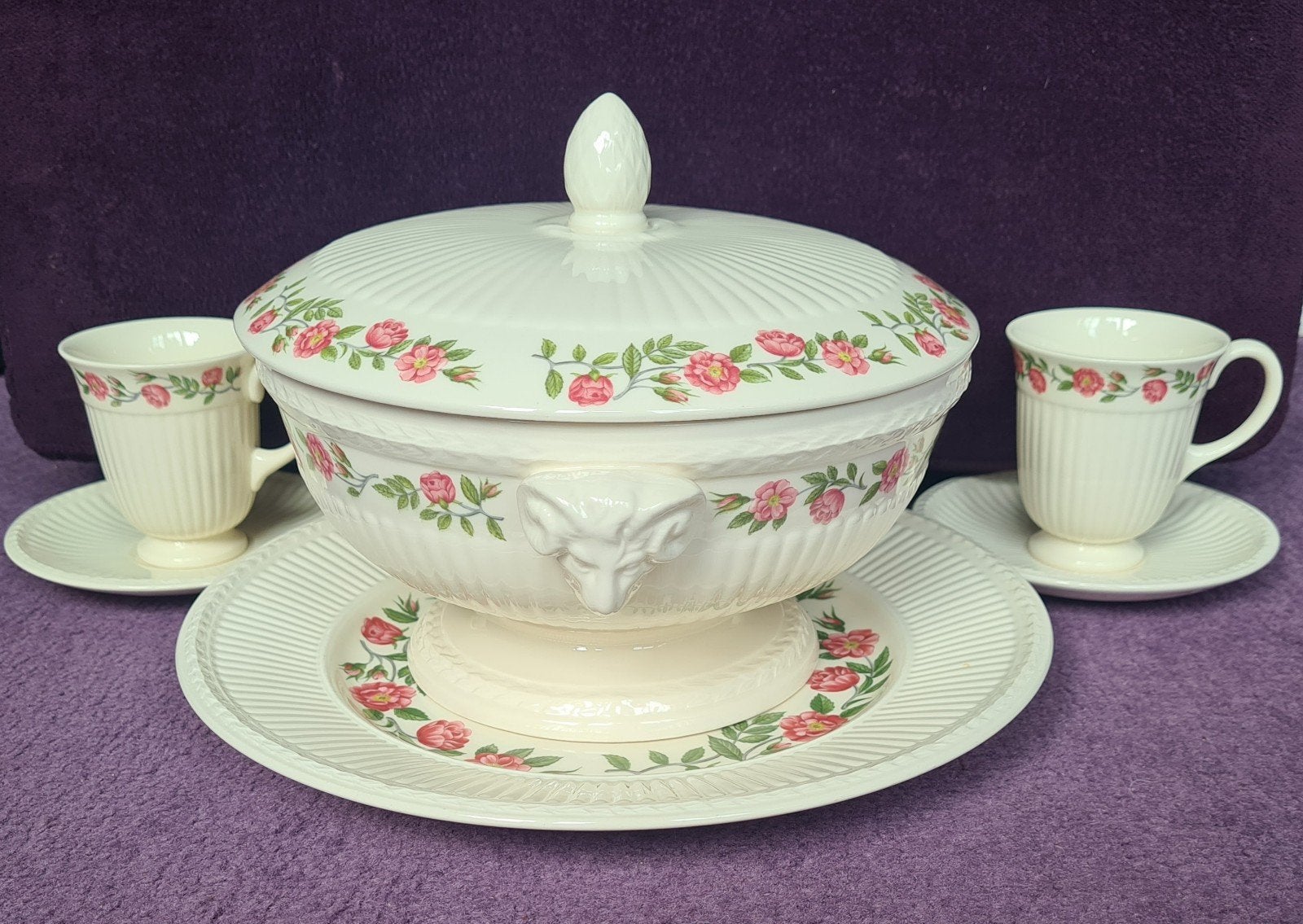 Wedgwood Rosalind Terrine Kop- en schotels Bord, Huis en Inrichting, Keuken | Servies, Ophalen of Verzenden, Zo goed als nieuw