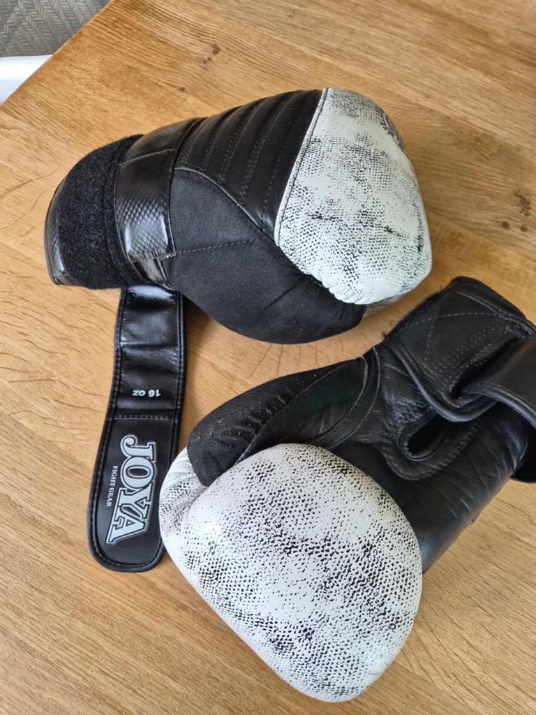 Bokshandschoenen - Zo goed als nieuw, Ophalen of Verzenden, Zo goed als nieuw, Overige, Vechtsportbescherming