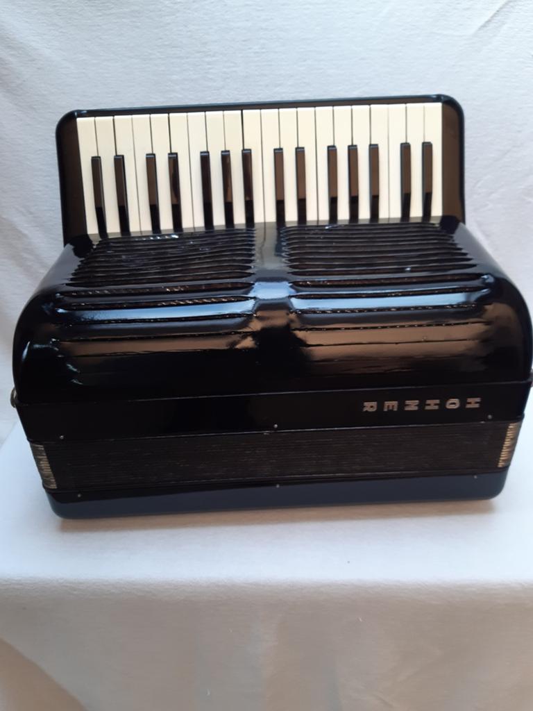 Hohner bas accordeon  !, Muziek en Instrumenten, Ophalen of Verzenden, Zo goed als nieuw, Hohner, Met koffer