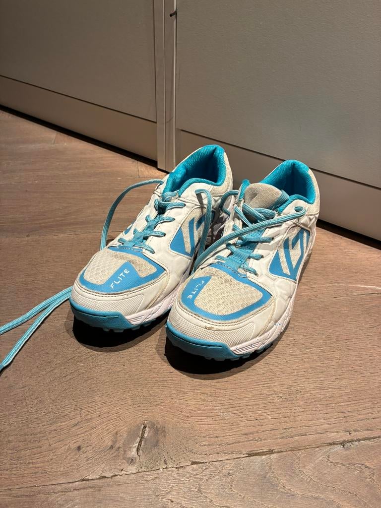 Brabo kunstgras / hockeyschoenen maat 37, Ophalen of Verzenden, Gebruikt, Schoenen