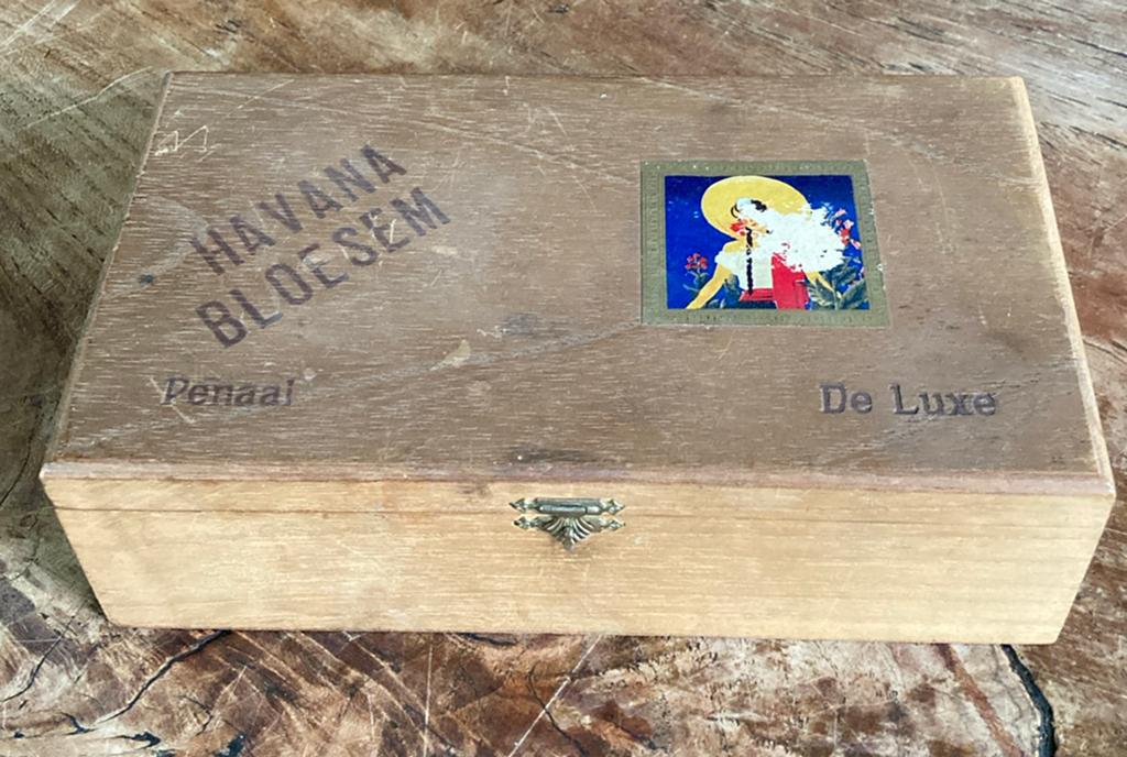 Oude houten Havana Bloesem Penaal de Luxe sigaren kist, Verzamelen, Ophalen of Verzenden, Zo goed als nieuw, Tabaksdoos of Verpakking
