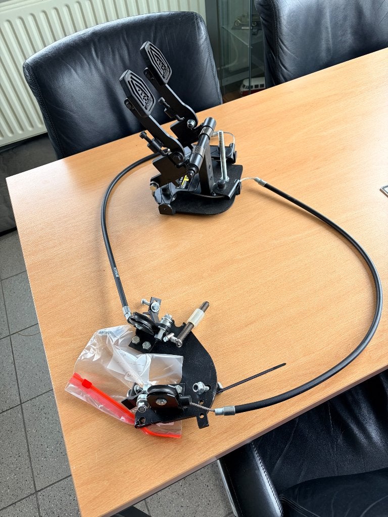 Dubbele bediening voor lesauto - Nieuwstaat, Auto-onderdelen, Ophalen of Verzenden, Gebruikt, Universele onderdelen
