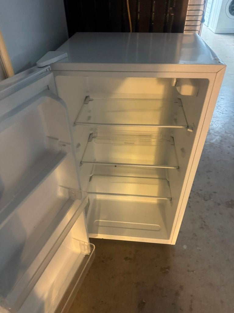 Tomado koelkast schoon garantie bezorging 48 cm smal, Witgoed en Apparatuur, Koelkasten en IJskasten, Zonder vriesvak, Minder dan 85 cm