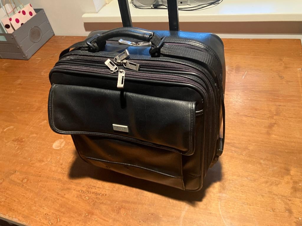 Laptop tas  en trolley (US Luggage New York!), Ophalen of Verzenden, 17 inch of meer, Zo goed als nieuw, Trolleytas