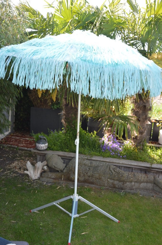 Originele jaren 70 parasol mint met slierten/ raffia/ Hawaï, Tuin en Terras, Parasols, Gebruikt, Kantelbaar, Ophalen of Verzenden