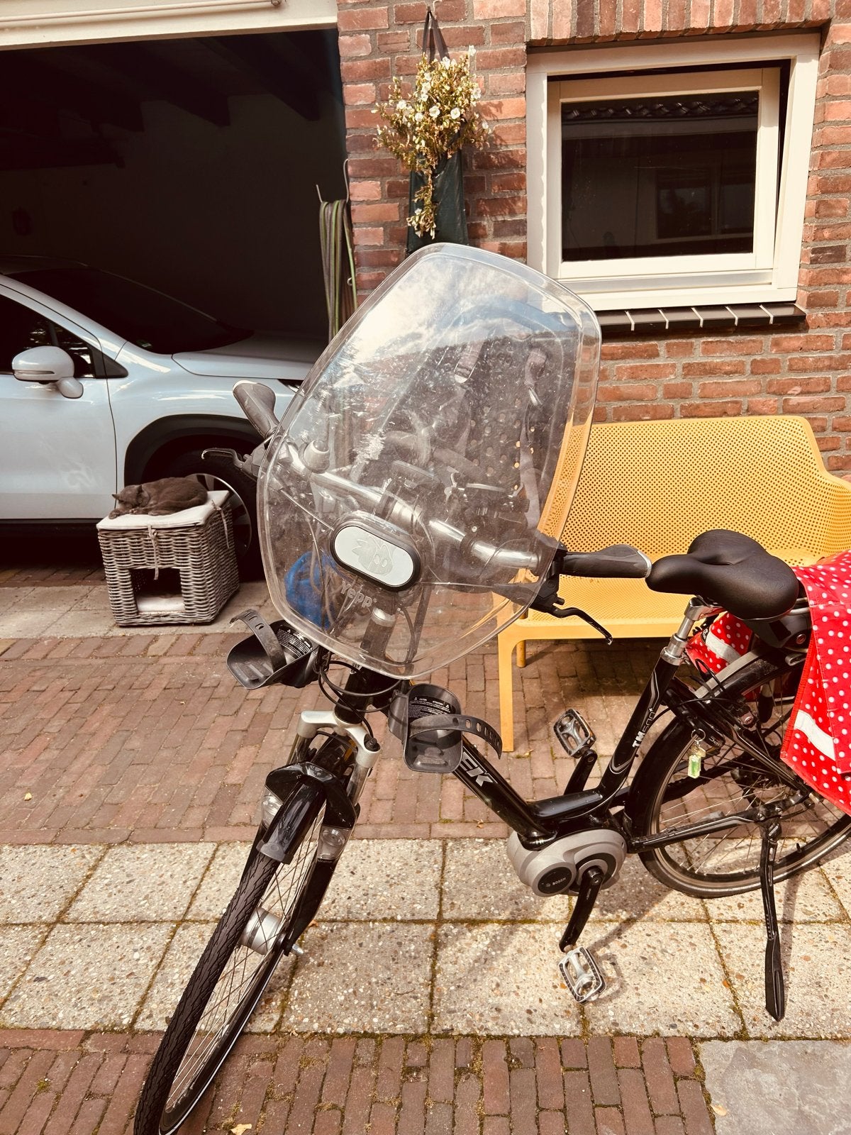 Yepp Fietsstoeltje Voor met Regenscherm en Beugel, Ophalen, Gebruikt, Voorzitje