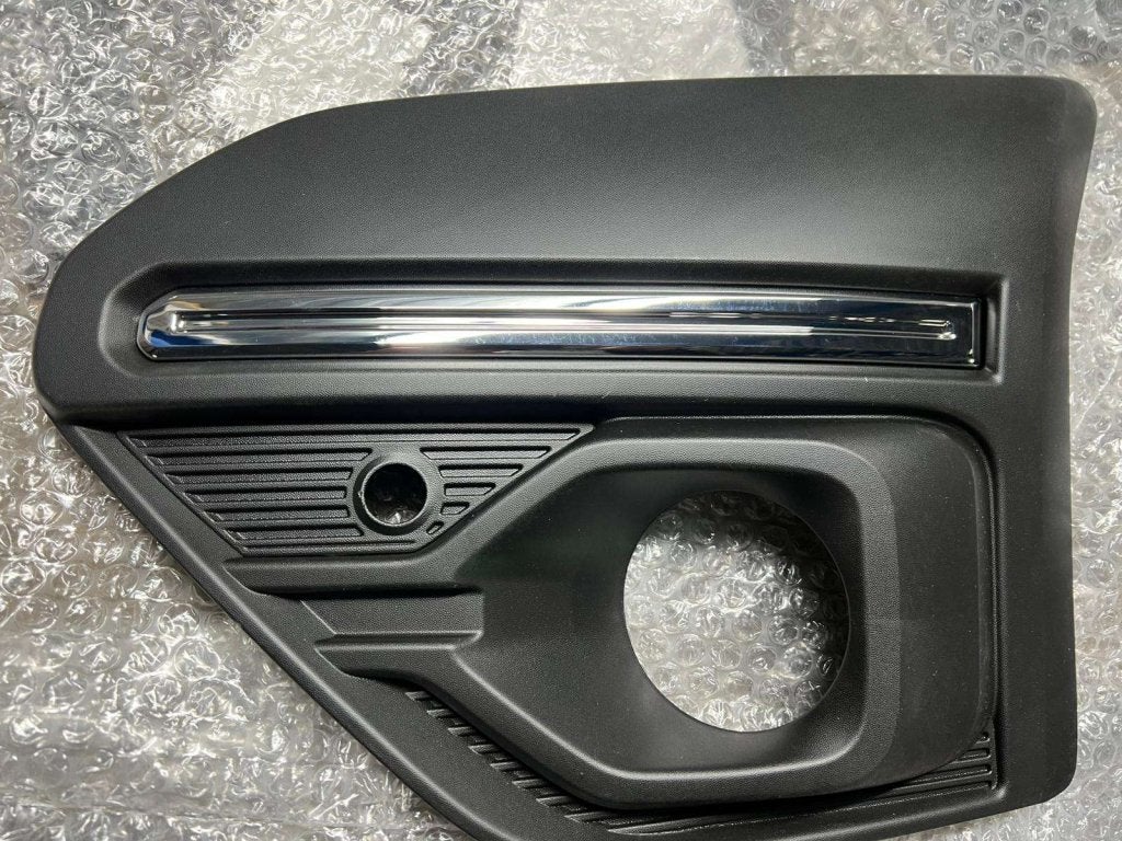 voorbumper sandero 3 rooster links 261a35053r-ro 2020-, Dacia, Dacia, Voor, Roemenia