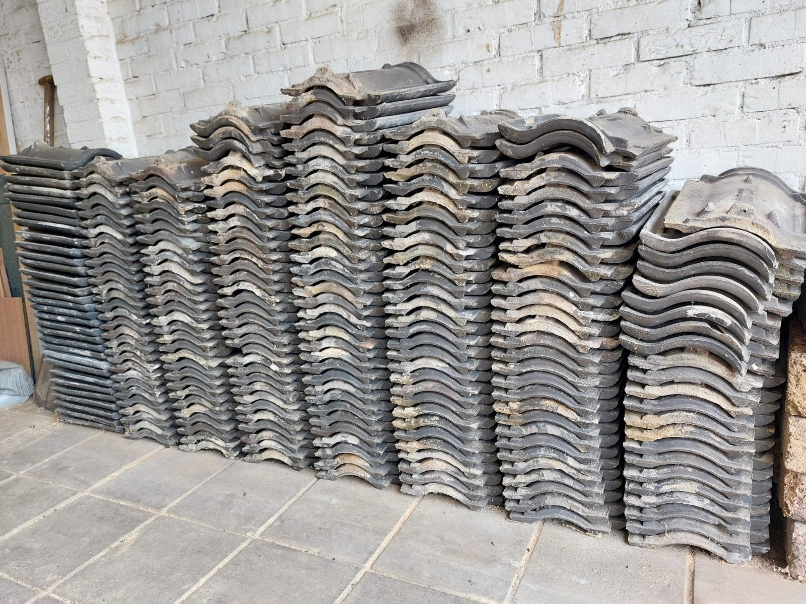 200 Gebr vhv dakpannen Gebr.Teeuwen voor kratje Hertog Jan, Ophalen, Gebruikt, Steen of Klei, 5 tot 10 m²