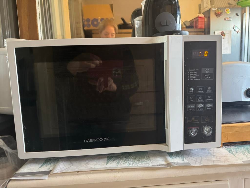 Daewoo Combimagnetron - Wit, Gebruikt, Witgoed en Apparatuur, Magnetrons, Ophalen, Combimagnetron, Grill, Zo goed als nieuw