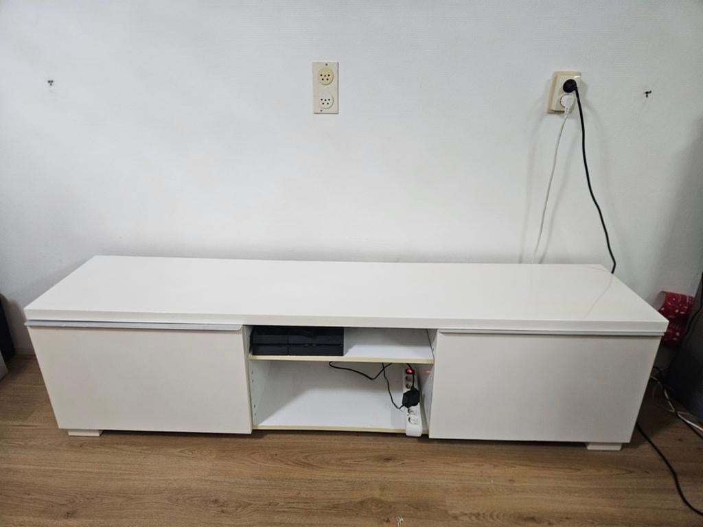 Modern wit tv-meubel met opbergruimte (IKEA BYAS), Ophalen, Gebruikt, 150 tot 200 cm, Minder dan 100 cm