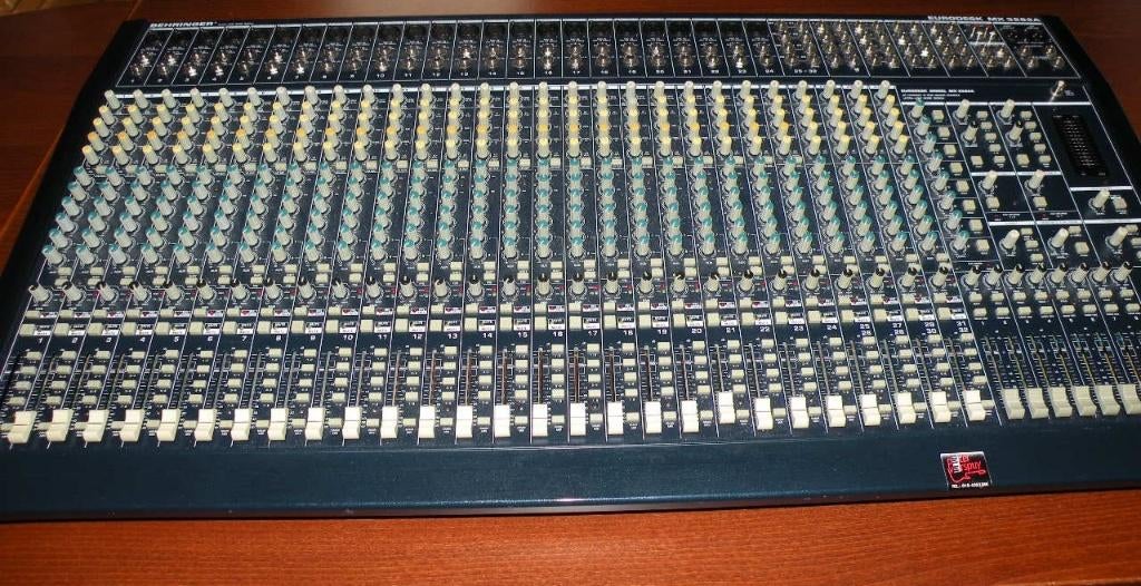 Mengpaneel Behrlinger Eurodesk MX 3282A, Muziek en Instrumenten, Mengpanelen, Ophalen, Gebruikt, 20 kanalen of meer, Microfooningang