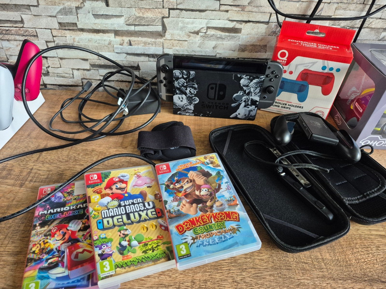 Nintendo Switch met 3 games en accessoires, Met games, Met 2 controllers, Ophalen of Verzenden, Zo goed als nieuw
