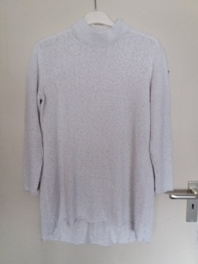 Een gebroken-witte trui, met een soort korreltje in de wol., Divided (H&M)., Wit, Ophalen of Verzenden, Maat 36 (S)