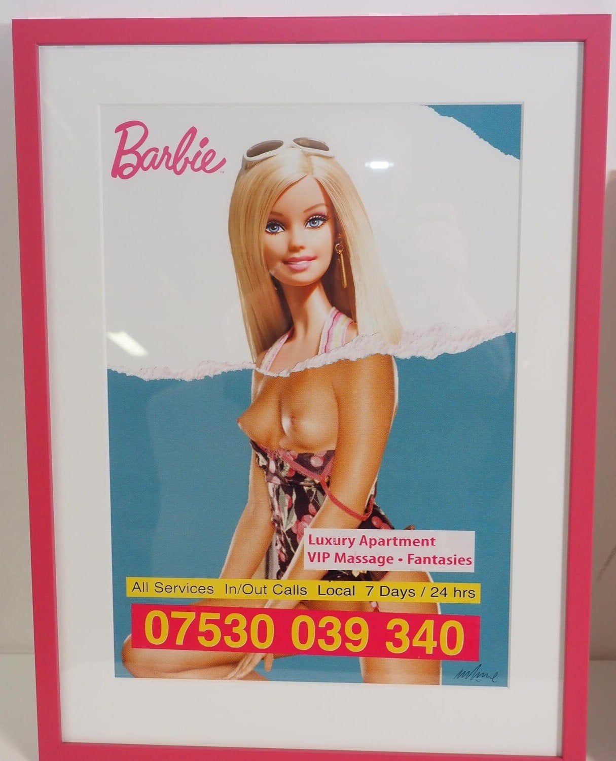 Gesigneerde Barbie Pop Art Print - 40x54 cm Imbue, Antiek en Kunst, Papier/karton, Ophalen of Verzenden, Print, Stripfiguren/cartoons