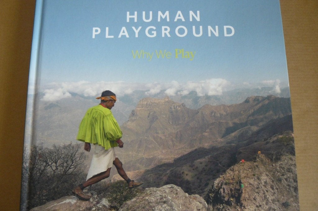 HANNELORE VANDENBUSSCHE / Human Playground / Why We Play, Ophalen of Verzenden, Zo goed als nieuw, Fotografen