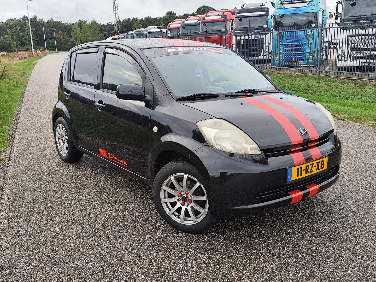 Sportieve Daihatsu Sirion 2.  1.3 2005 Zwart uniek, Auto's, Daihatsu, Voorwielaandrijving, Stof, 4 cilinders, Zwart