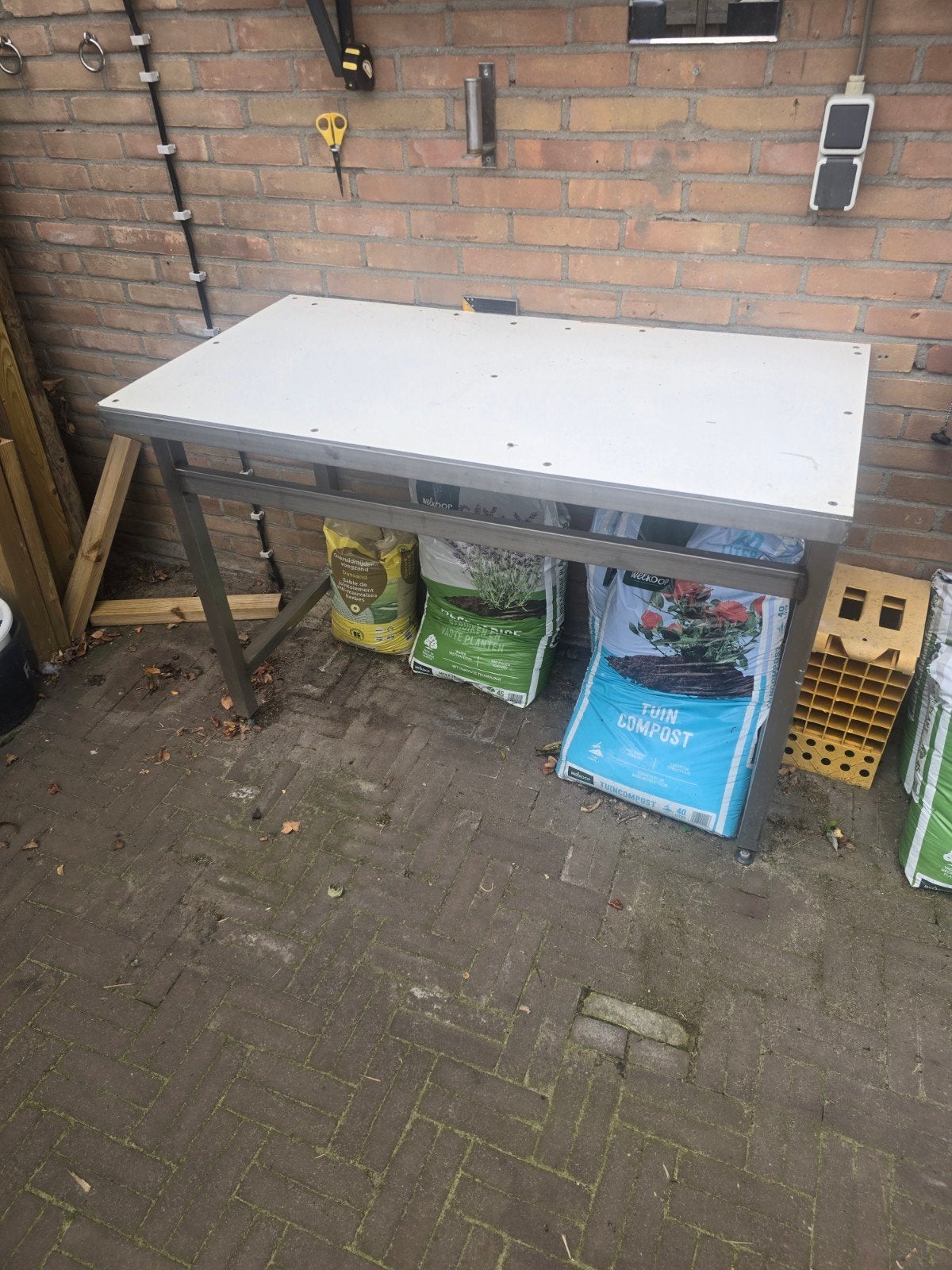 Stevige werkbank/tuinbank met metalen frame, Ophalen, Gebruikt, Rechthoekig, Metaal
