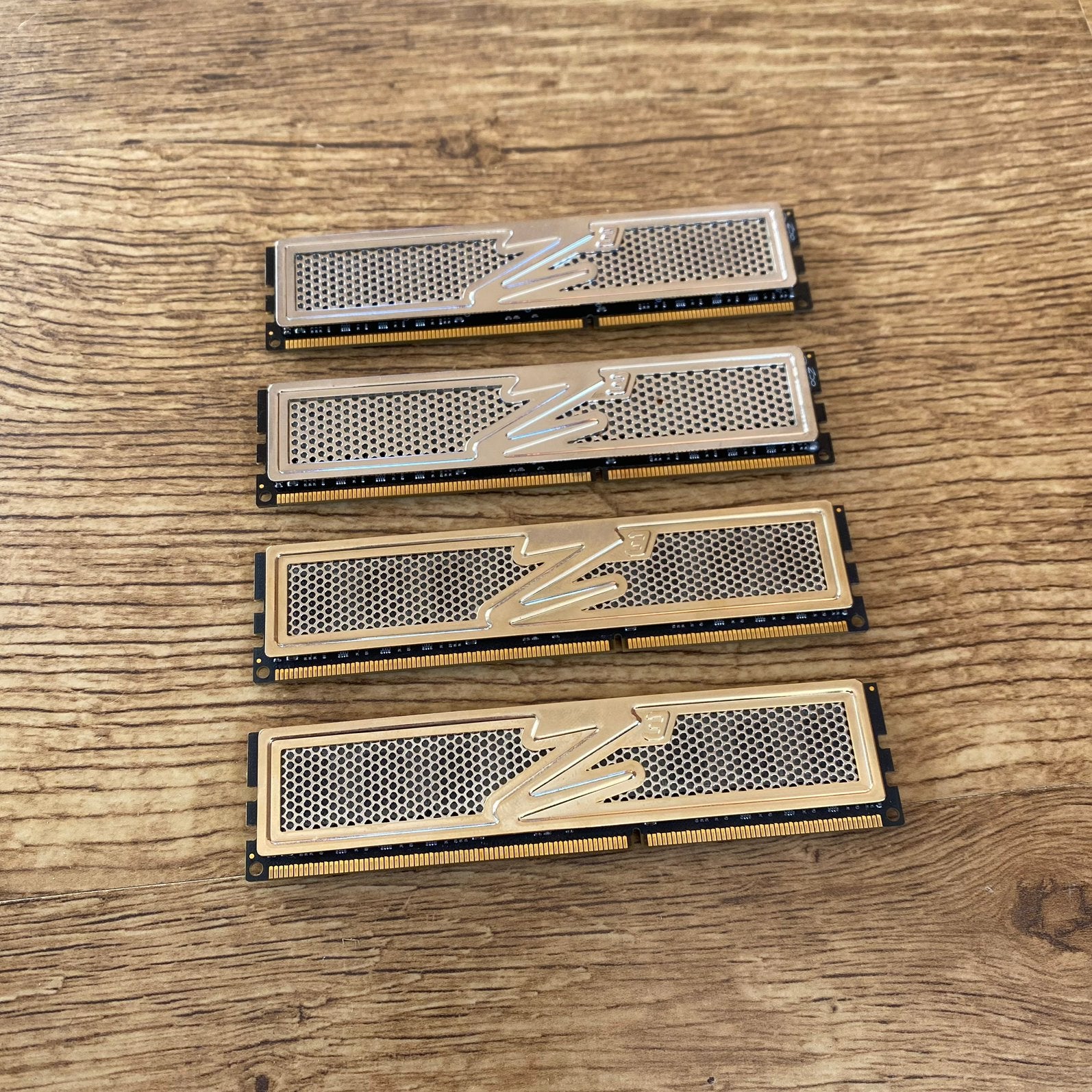 OCz Platinum/Gold  8GB DDR3 1333MHz ( 4x 2GB ) werkgeheugen, Gebruikt, 1333 MHz, 8 GB, DDR3