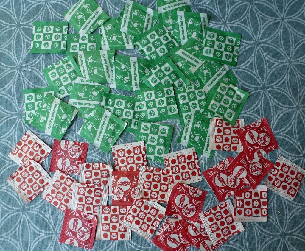 25x voetbalmunten SHELL 1970 en 23x Ruimtevaartmunten, Ophalen of Verzenden, Nieuw, Feyenoord, Overige typen