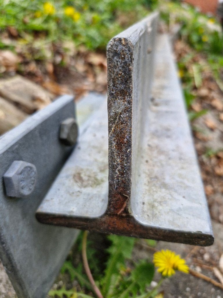 2 x 2,5 meter stalen T-profiel 100 x 100 x 10 mm, Doe-het-zelf en Verbouw, Ophalen, Zo goed als nieuw, IJzer