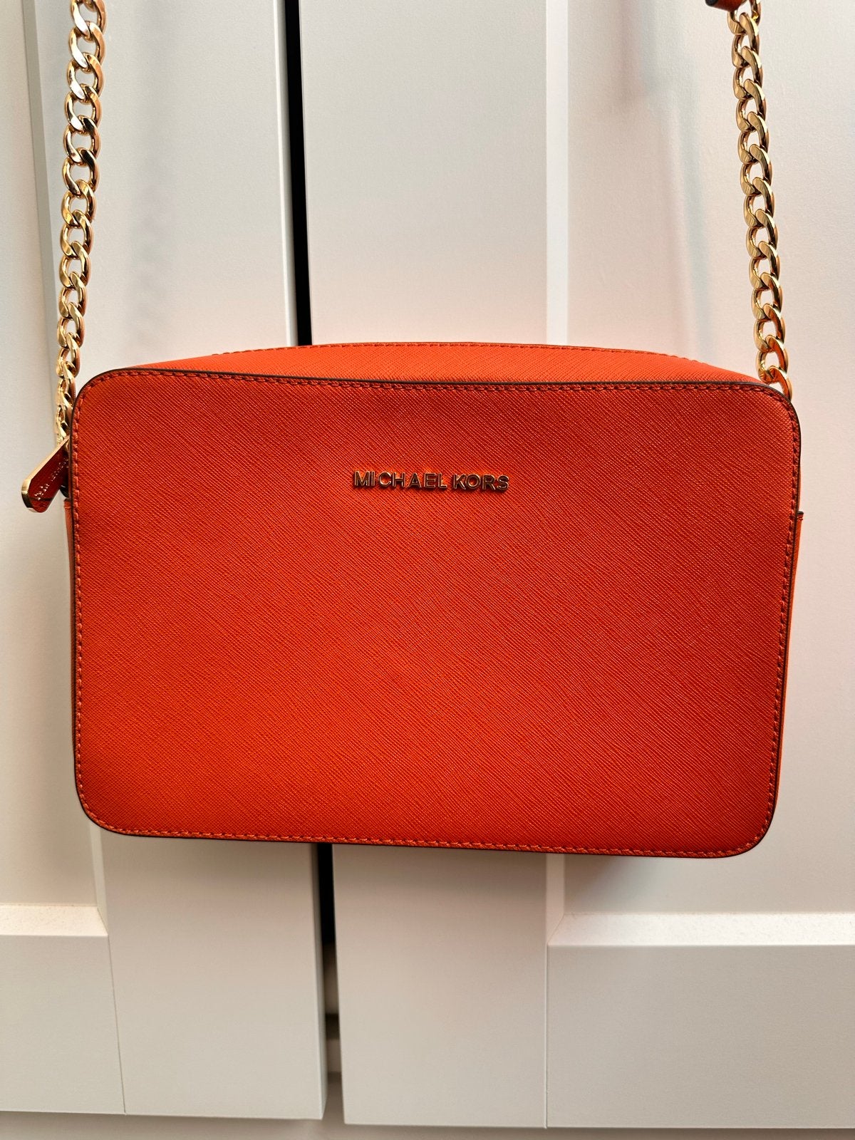 Michael Kors Schoudertasje - donker oranje, Ophalen of Verzenden, Zo goed als nieuw, Oranje, Schoudertasje