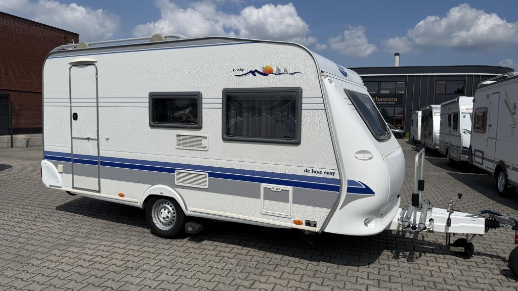 Hobby De luxe Easy 440 SF bouwjaar 2004 met voortent, Caravans en Kamperen, Caravans, Hobby, Bedrijf, Treinzit, 750 - 1000 kg