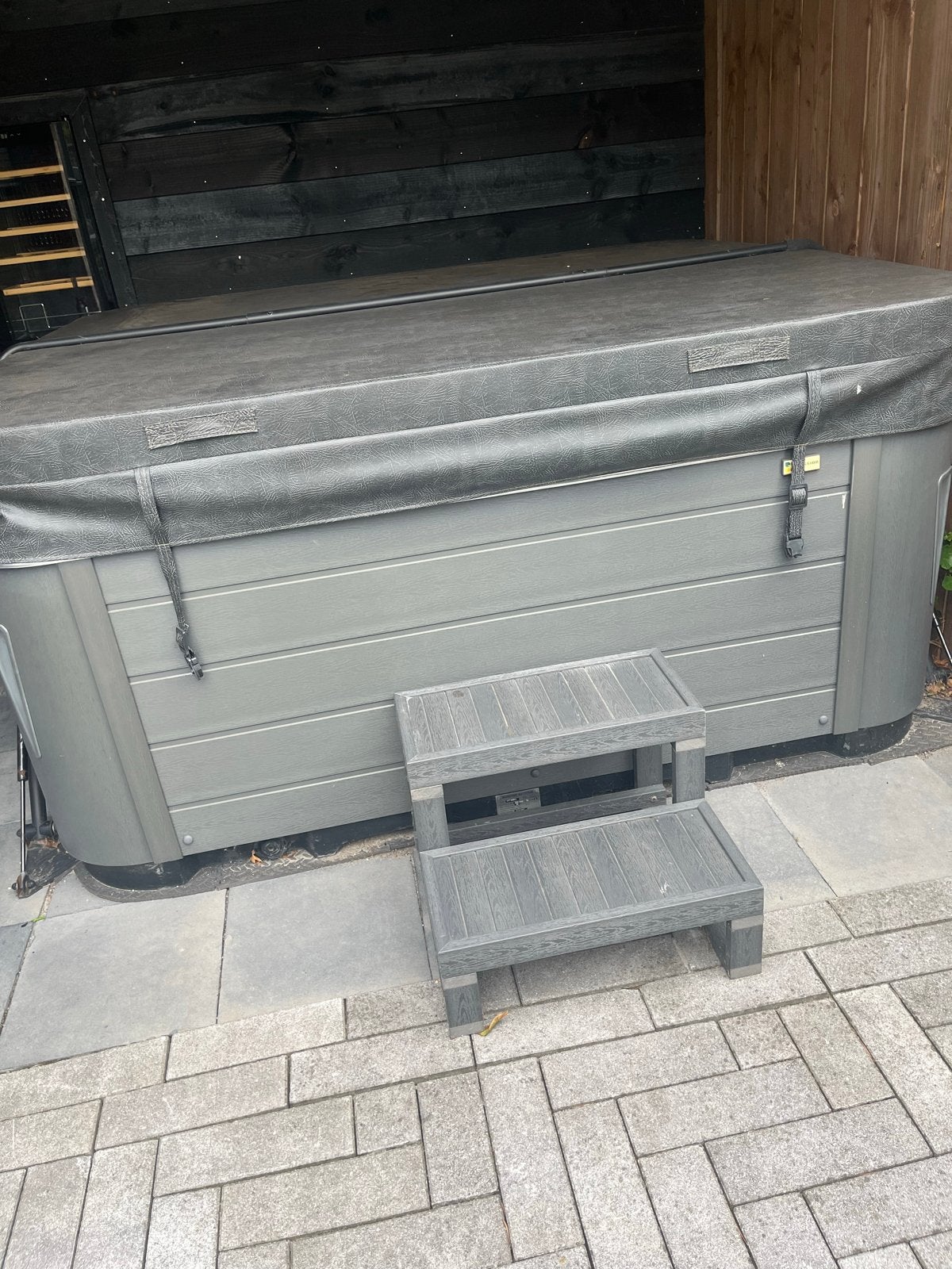 Luxe Jacuzzi Spa Pleasure met afdekzeil en trap zgan, Ophalen, Zo goed als nieuw, Afdekzeil, Vast