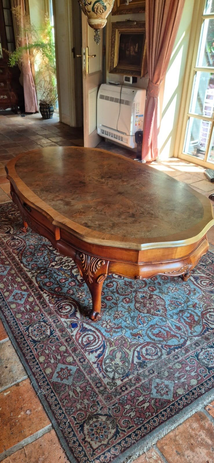 Antieke salontafel wortelnotenhout ovaal, Ophalen of Verzenden