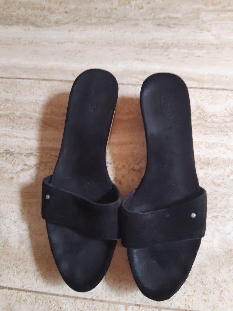 NIEUWE UGG SLIPPERS.  MAAT 41, Slippers, UGG, Zwart, Nieuw