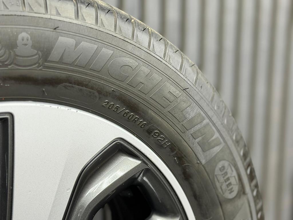 16 inch kia niro Zomerset michelin 7mm €499,-, Ophalen, Nieuw, Zomerbanden, Banden en Velgen