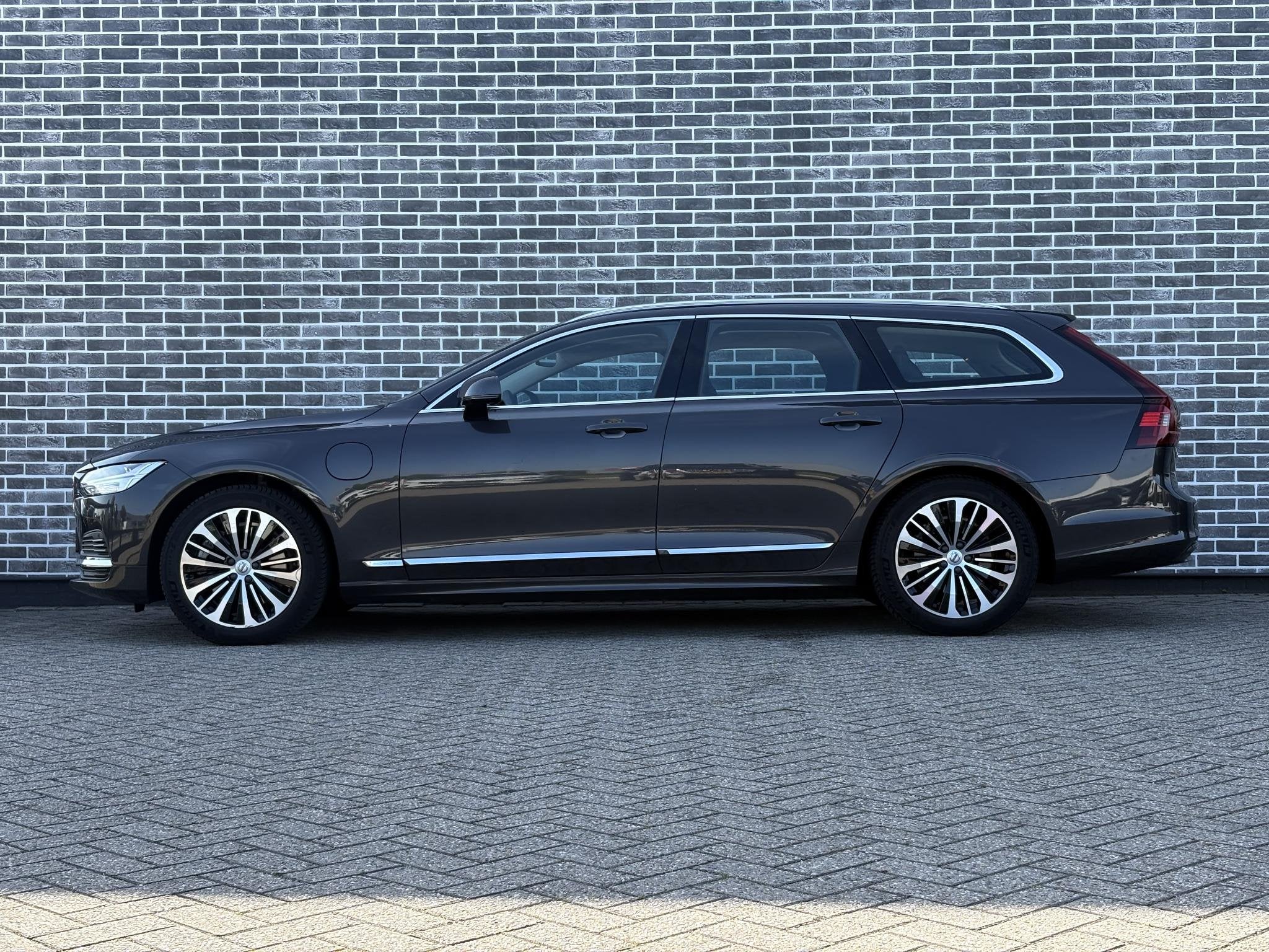 Volvo V90 2.0 T6 Plug-in hybrid AWD Core Bright | Long Range, Auto's, Automaat, Euro 6, 4 cilinders, 180 min