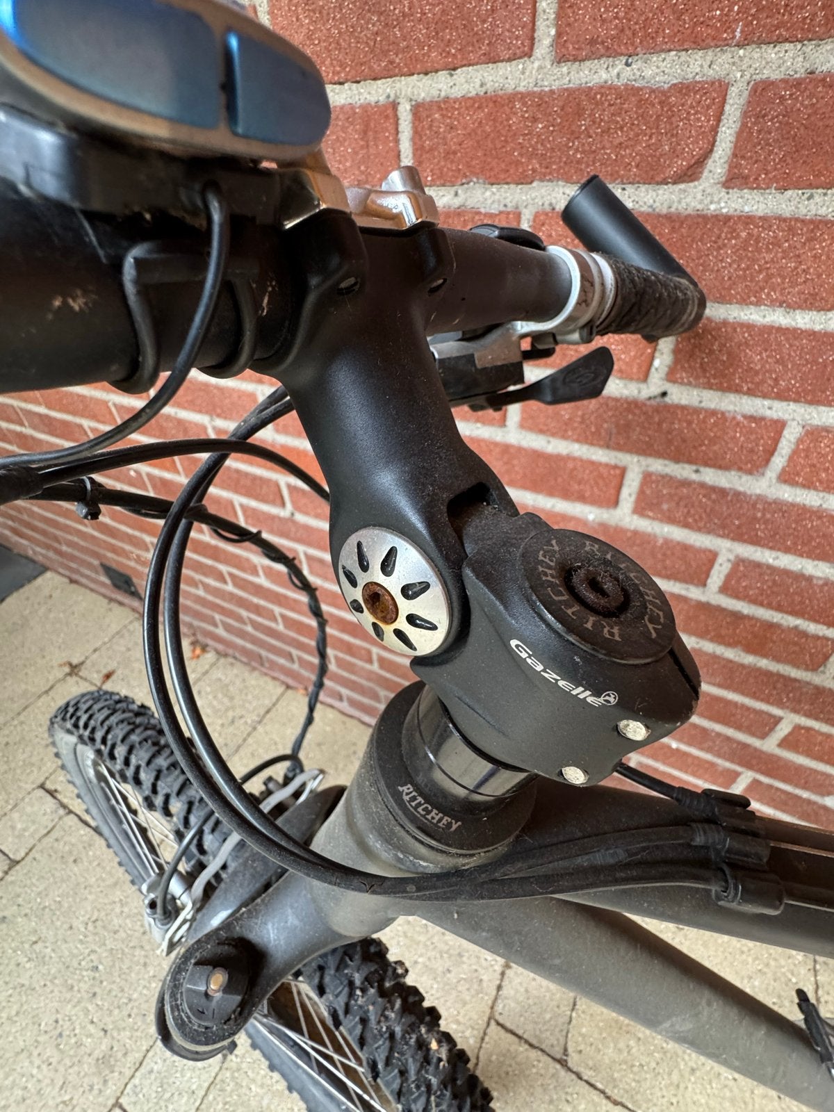 Foto 12 van Mountainbike met Shimano Deore XT en SR Suntour vering