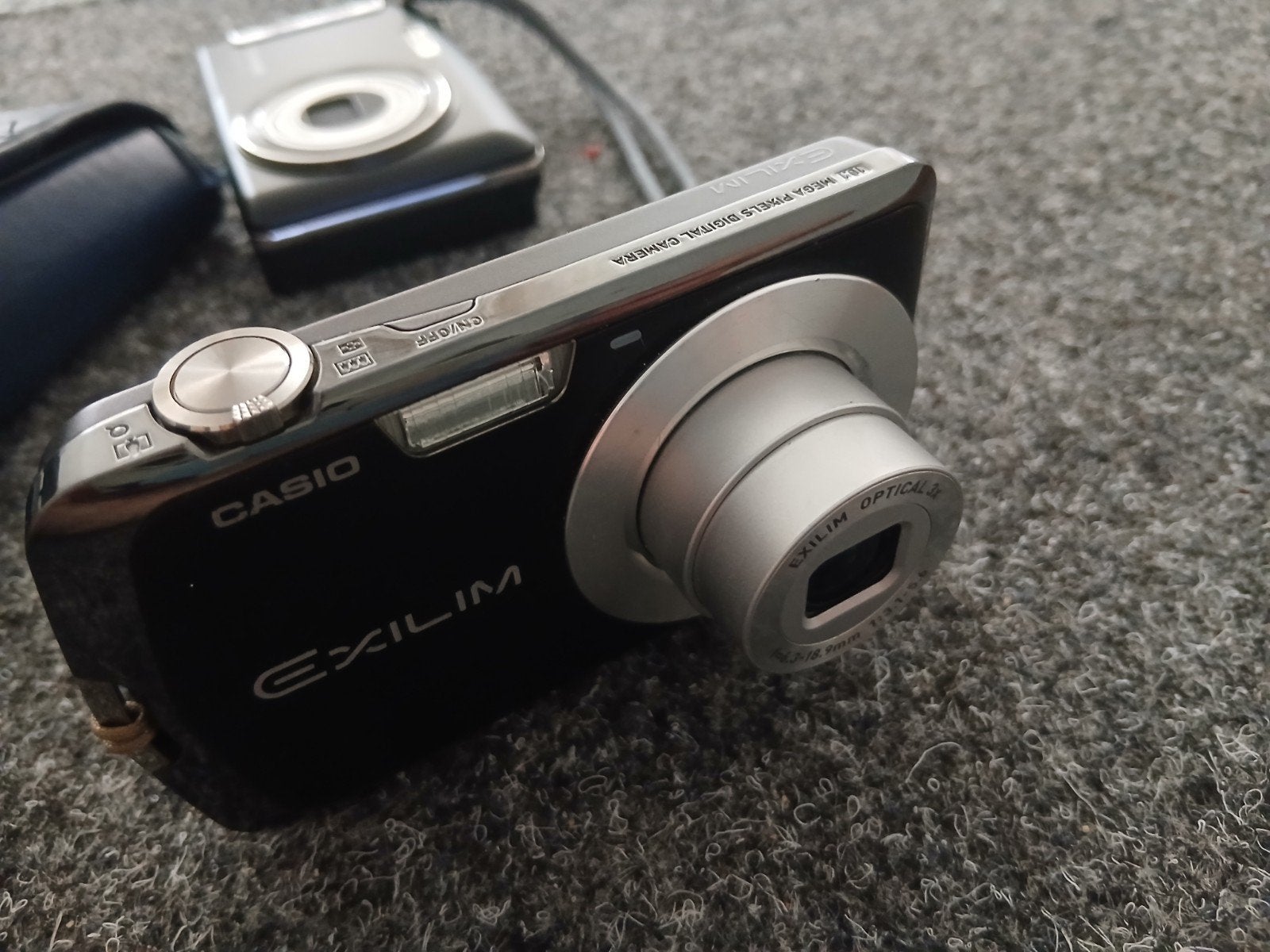 2 Digitale camera's Casio Exilim & Traveler Super Slim XS 8, Ingebouwde flitser, Casio, Gebruikt, Verzenden