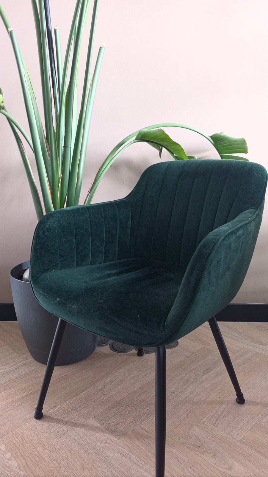 Eetkamerstoel Como - Donker Groen Polyester met Zwarte Poten, Huis en Inrichting, Stoelen, Ophalen, Overige kleuren, Landelijke, Trendy, Elegant
