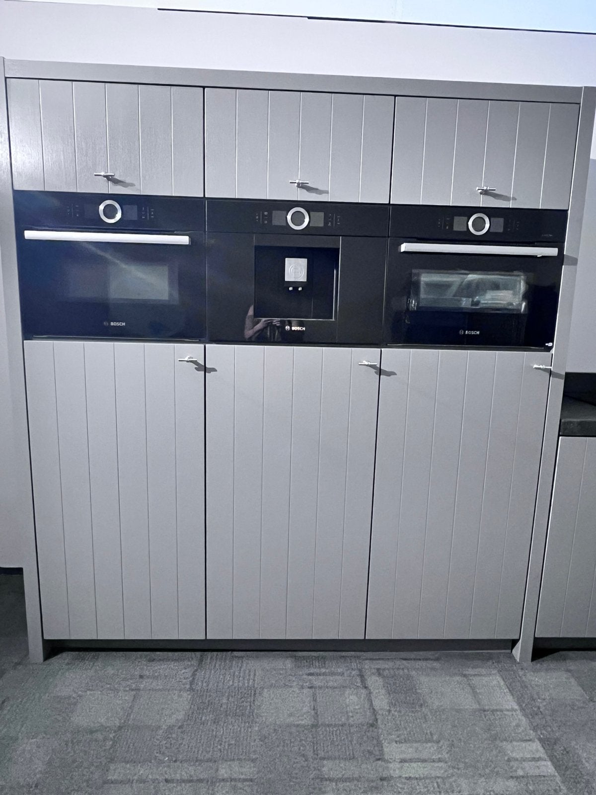 Foto 4 van Prachtige complete keuken met graniet en Bosch apparatuur.