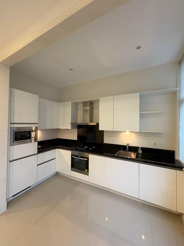 Luxe greeploze hoogglans keuken+composiet blad GEDEMONTEERD, Huis en Inrichting, Keuken | Complete keukens, Wit, Hoekkeuken, Ophalen of Verzenden
